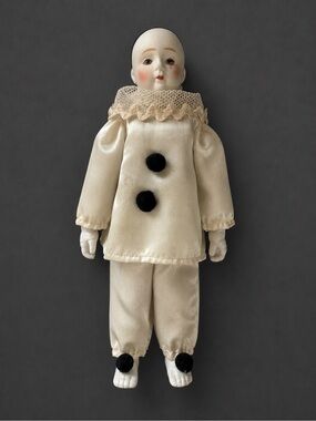 70s 80s Pierrot mime clown porcelain doll, cloth body.  Lace collar. 7"